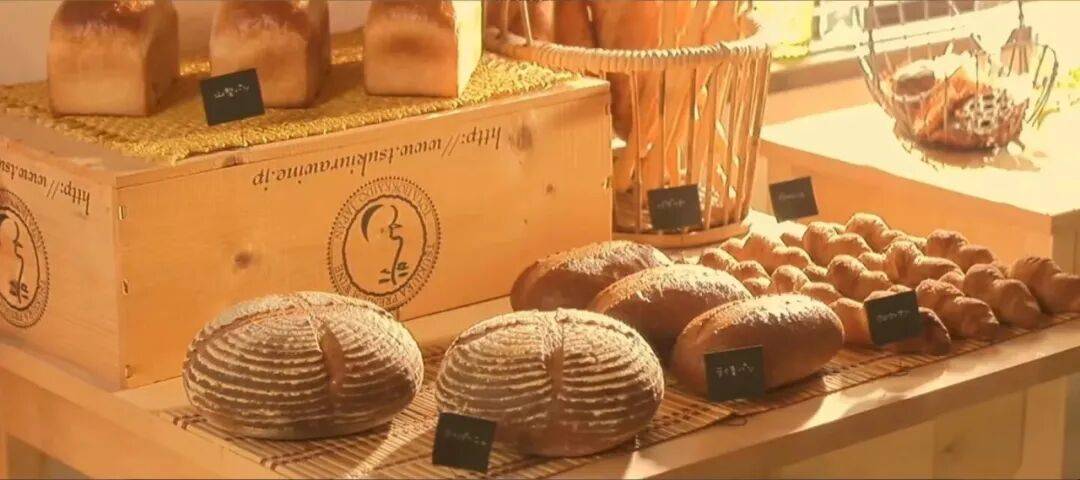 35元一个的“沪币”面包，在四线小城杀疯了