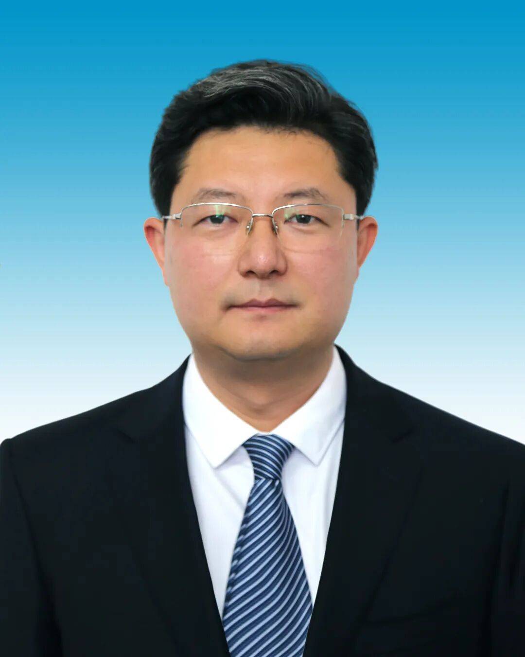 生于1985年<strong></p>
<p>东吴证券股票</strong>,赵鲁主动投案