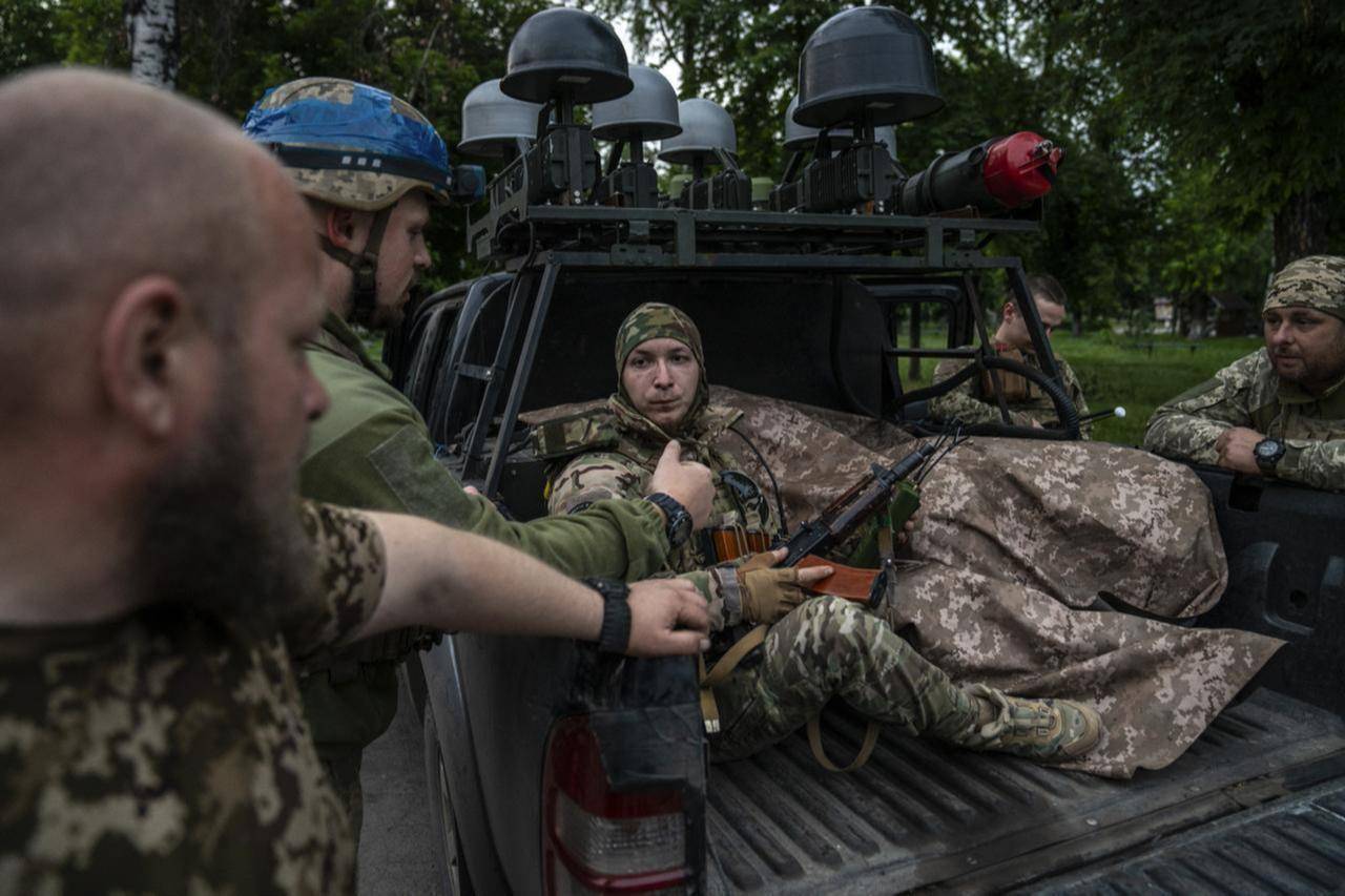 瞒不住了<strong></p>
<p>正荣股票</strong>,红军城9000乌军被围,乌前防长:再不投降就是全线溃败