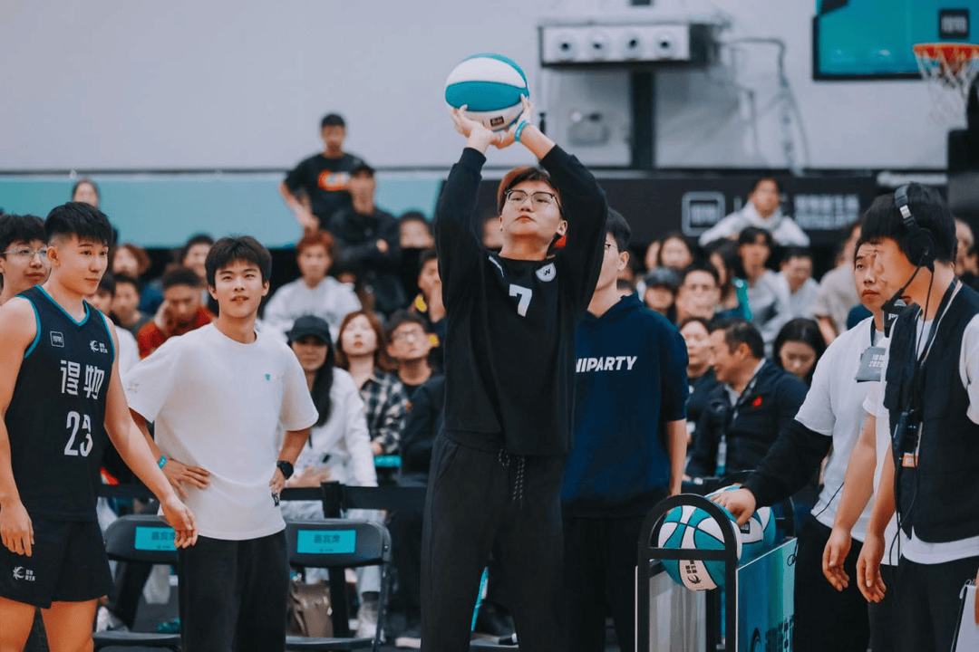 复旦、交大、同济等八大高校集结<strong></p>
<p>正荣股票</strong>,得物App“新生杯”篮球赛首战上海