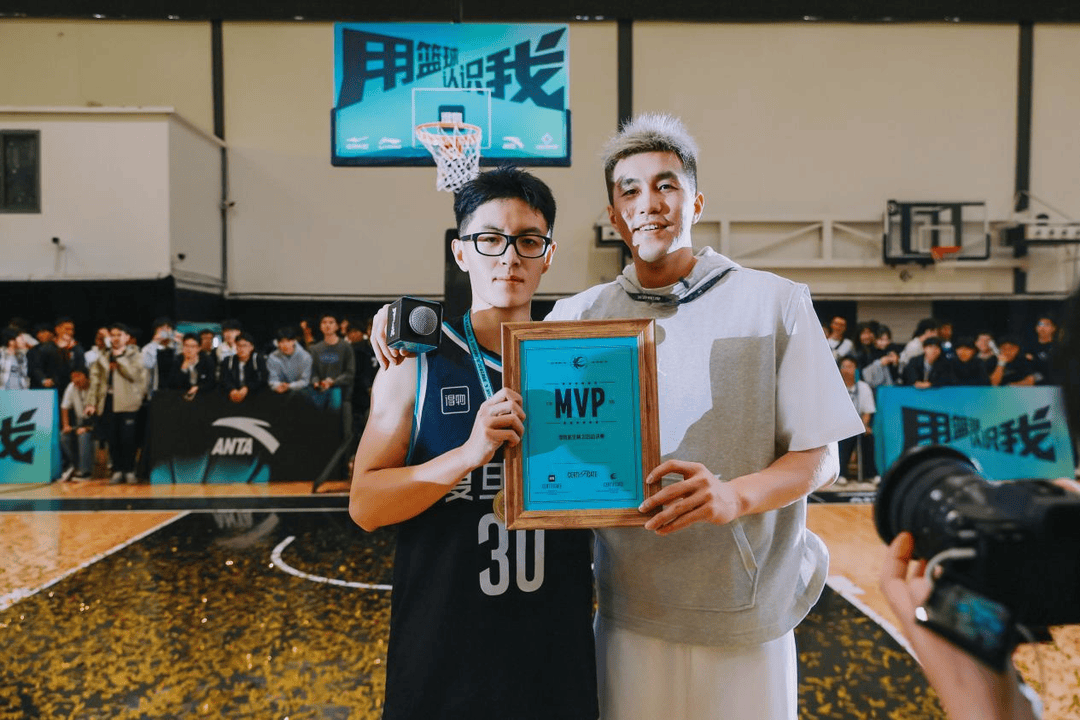 复旦、交大、同济等八大高校集结<strong></p>
<p>正荣股票</strong>,得物App“新生杯”篮球赛首战上海