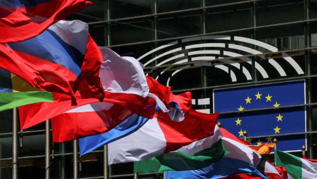 来得真快!安世第二波报复开始<strong></p>
<p>正荣股票</strong>,荷兰已切断供应?中方以1挑27国,商务部把话说的很重