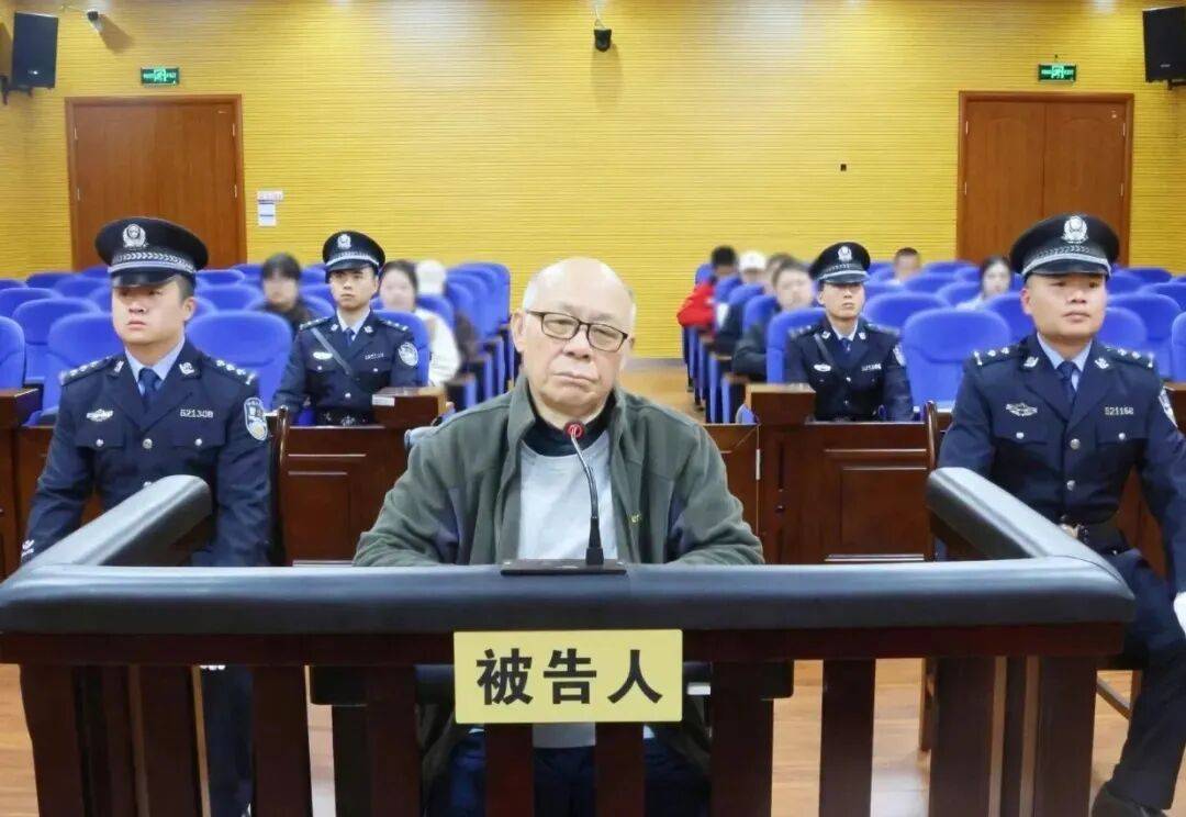 73岁李光荣<strong></p>
<p>正荣股票</strong>,今天受审