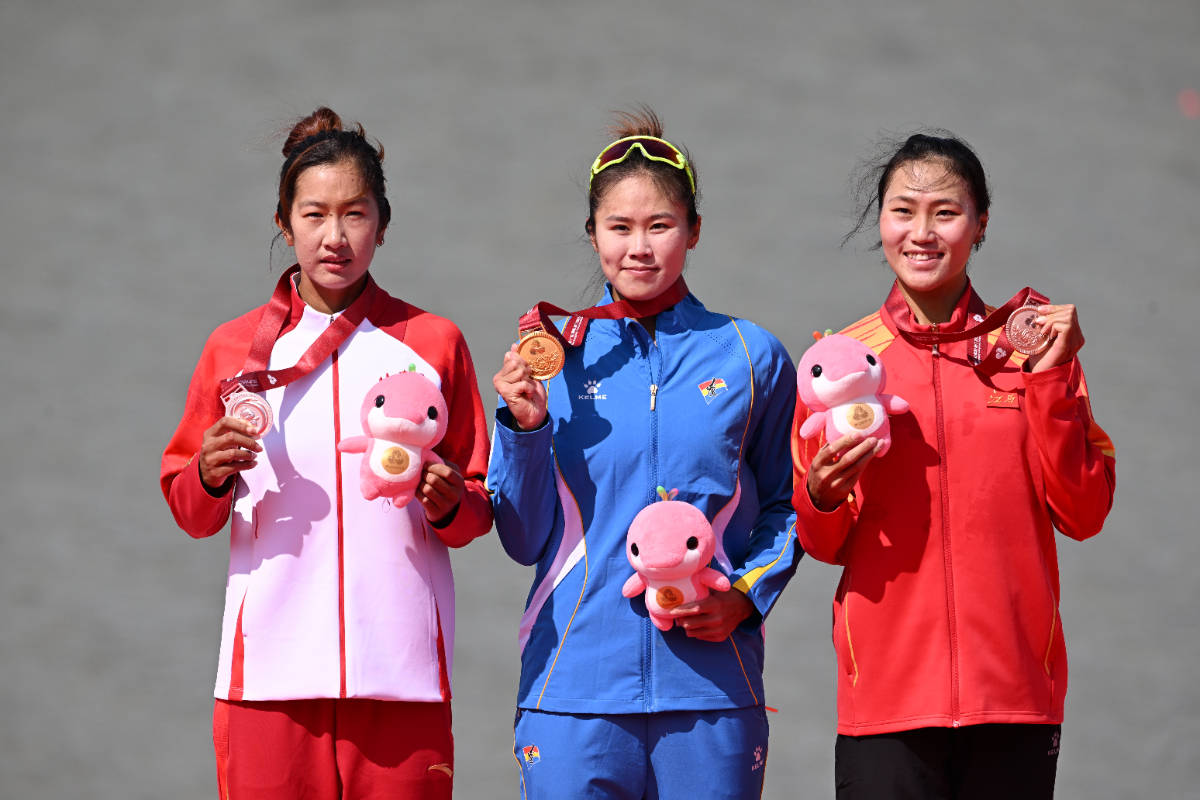 图集|十五运赛艇女子单人双桨决赛<strong></p>
<p>上海能源股票</strong>，鲁诗雨获银牌