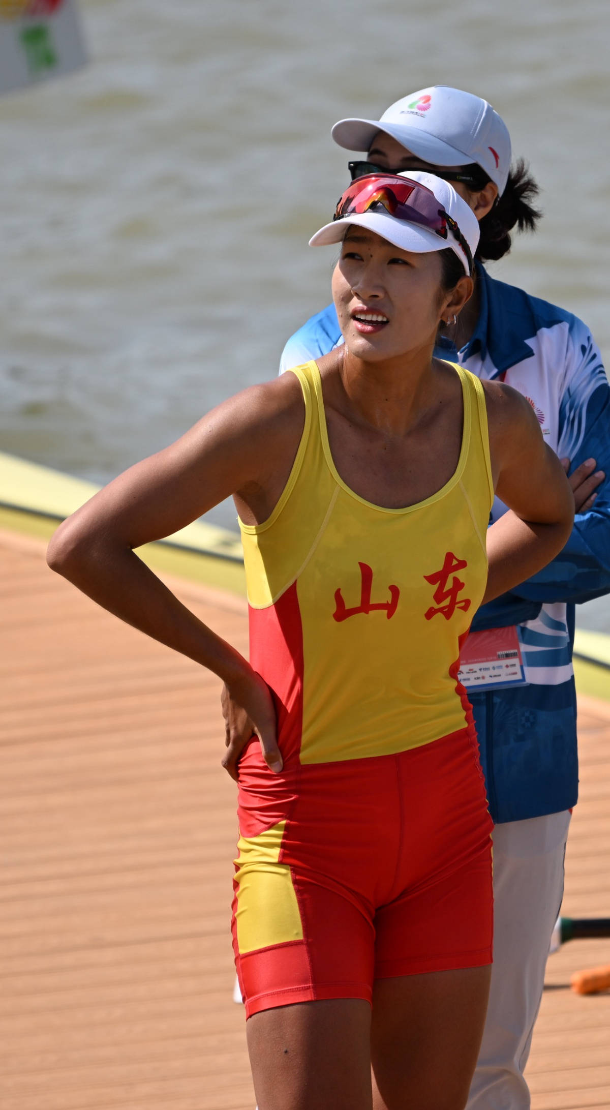 图集|十五运赛艇女子单人双桨决赛<strong></p>
<p>上海能源股票</strong>，鲁诗雨获银牌