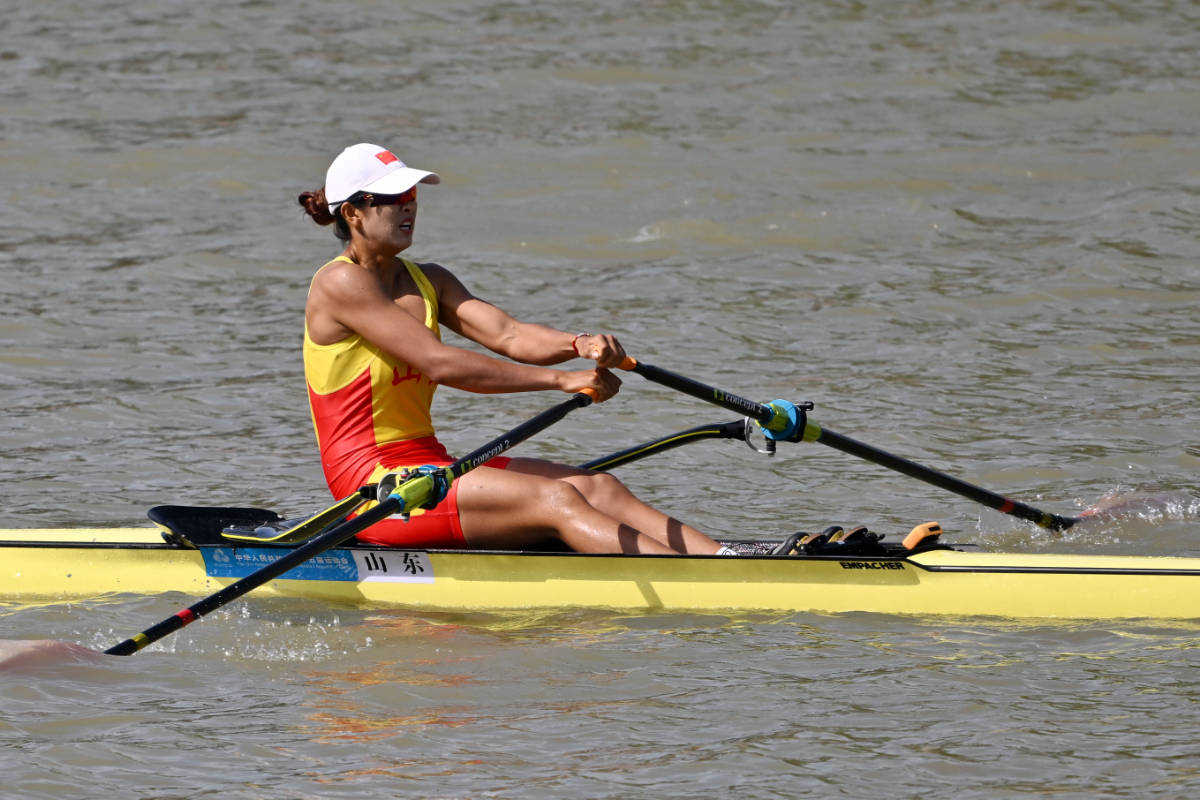 图集|十五运赛艇女子单人双桨决赛<strong></p>
<p>上海能源股票</strong>，鲁诗雨获银牌