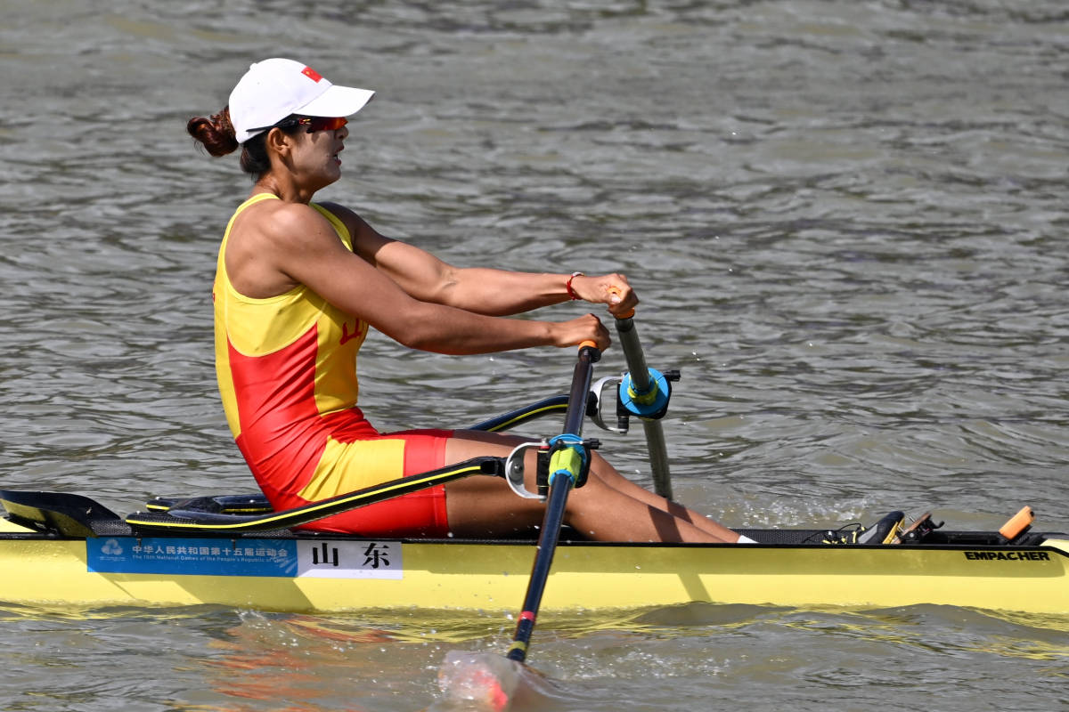 图集|十五运赛艇女子单人双桨决赛<strong></p>
<p>上海能源股票</strong>，鲁诗雨获银牌