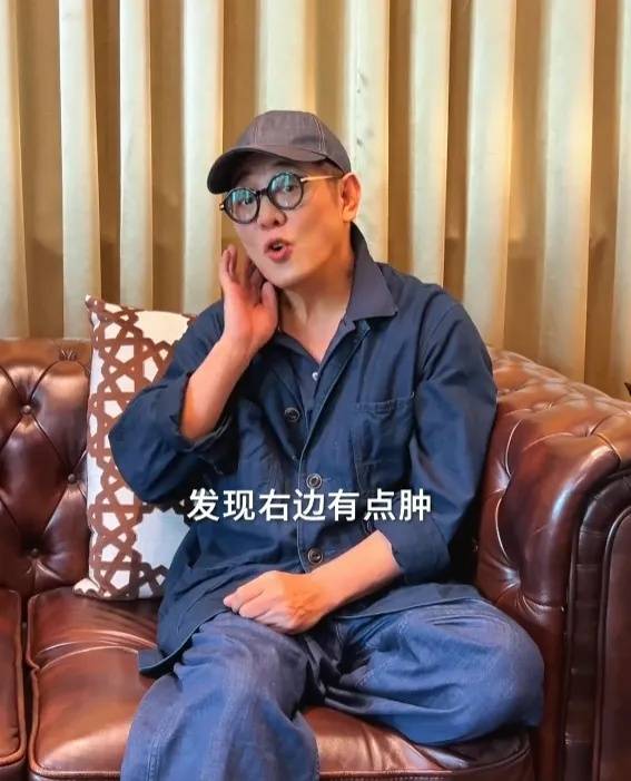 李连杰脱衣展示无疤痕上身<strong></p>
<p>上海能源股票</strong>,辟谣“换心脏”传闻,此前曾因颈部良性肿块接受手术切除