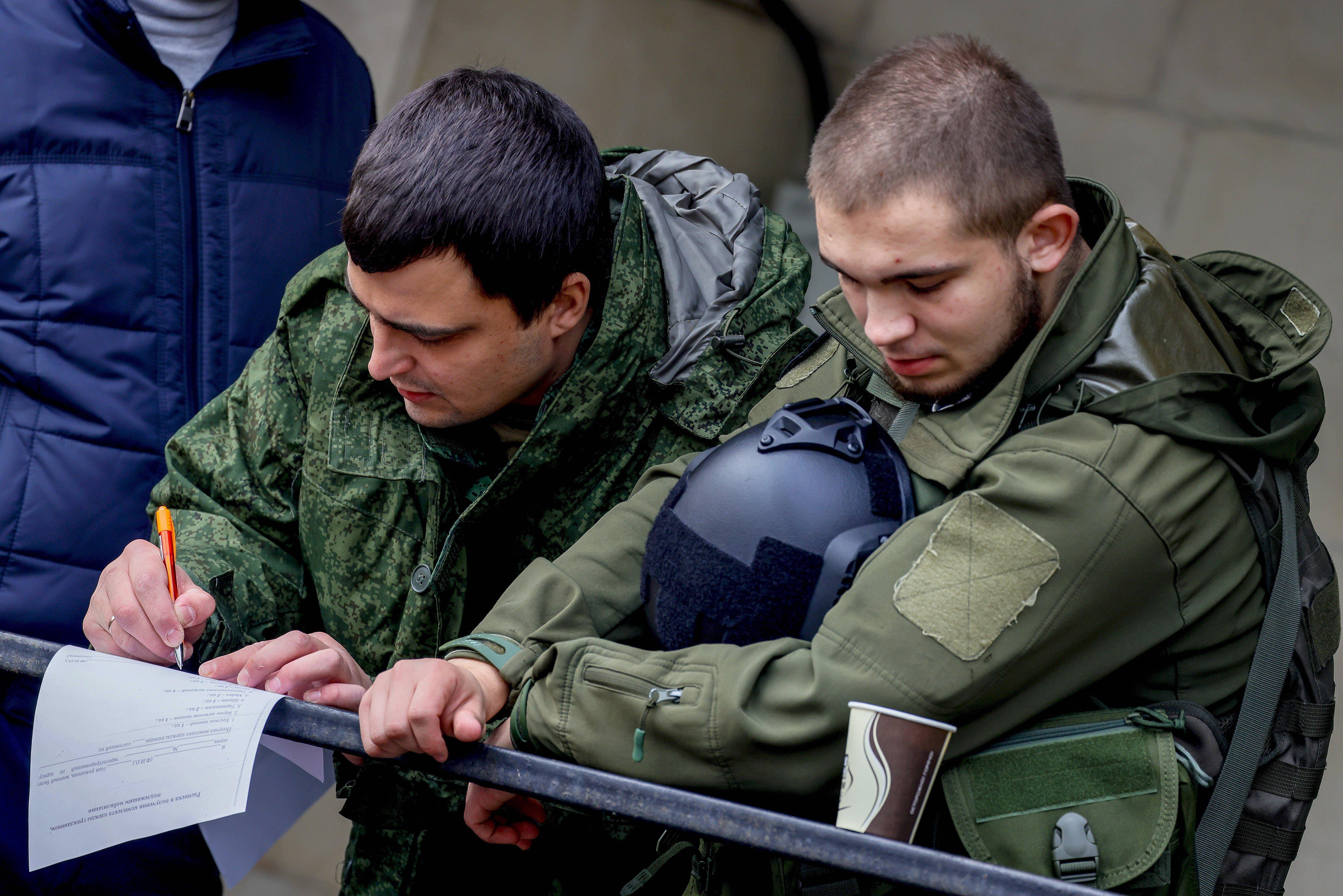 65万逃兵<strong></p>
<p>国海证券股票</strong>，俄军迎来两场大捷，乌克兰面临两难抉择：毁灭还是投降