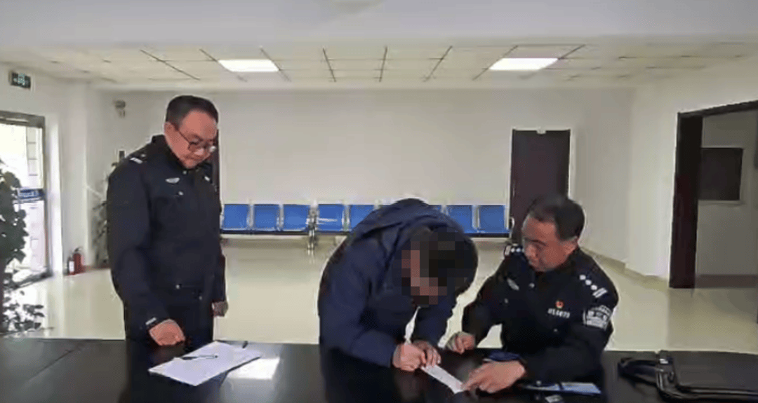 8人穿“警服”为婚礼开路？后续来了<strong></p>
<p>国海证券股票</strong>！