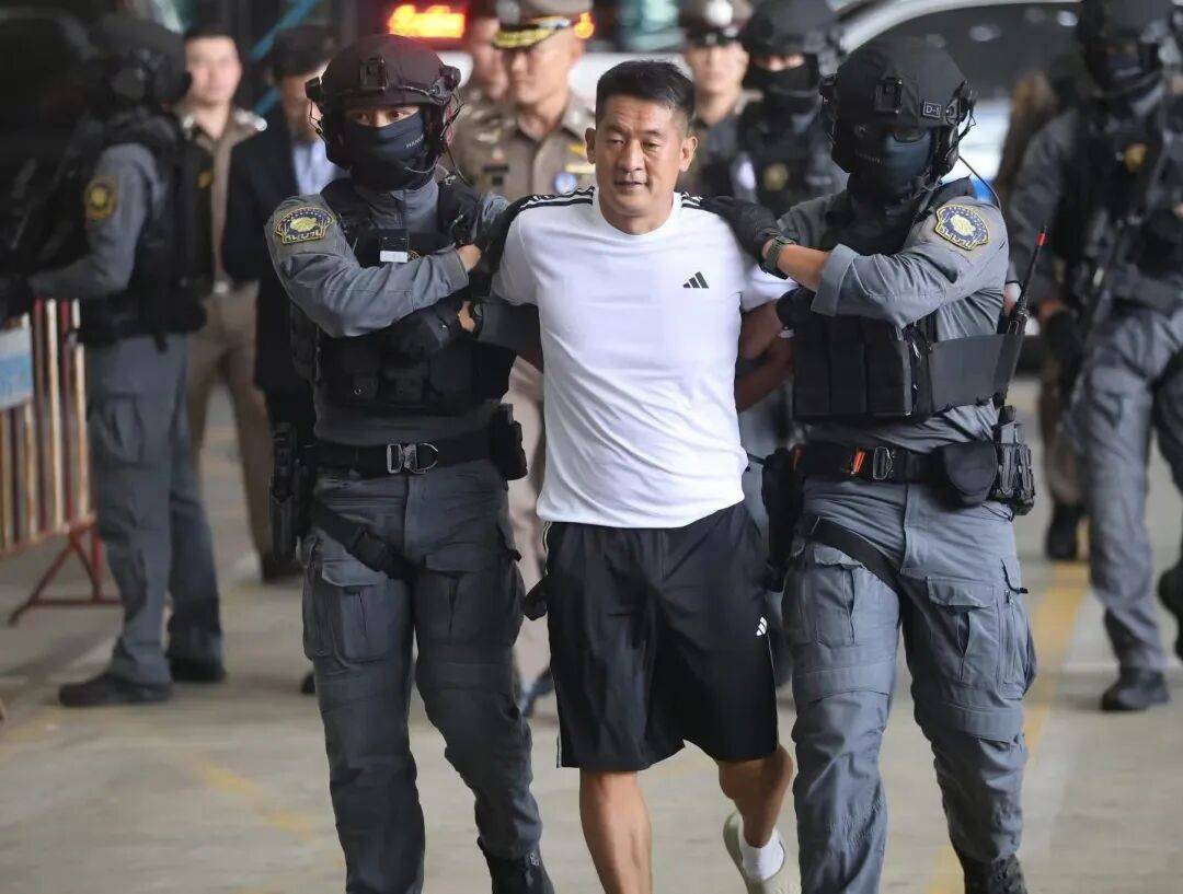 跨境网赌头目佘智江（湖南出生<strong></p>
<p>奥马电器股票</strong>，后获柬埔寨国籍），被引渡回中国