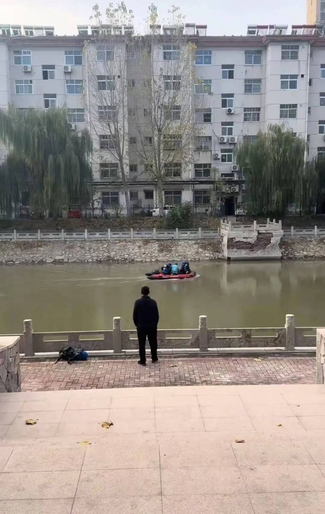 山东德州一男一女夜晚坠河<strong></p>
<p>奥马电器股票</strong>，男子已被打捞上岸，女子仍在搜救中