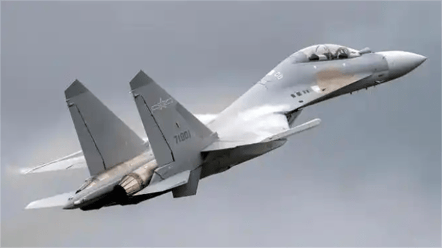 不惜一切守好国门！歼16挂弹升空<strong></p>
<p>奥马电器股票</strong>，火力值拉满，敌机狼狈逃窜