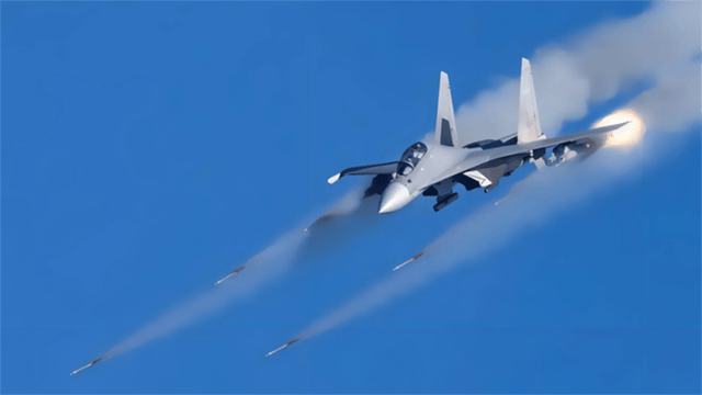 不惜一切守好国门！歼16挂弹升空<strong></p>
<p>奥马电器股票</strong>，火力值拉满，敌机狼狈逃窜