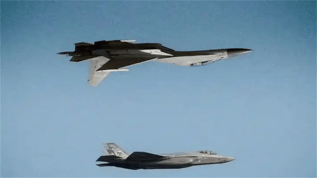 不惜一切守好国门！歼16挂弹升空<strong></p>
<p>奥马电器股票</strong>，火力值拉满，敌机狼狈逃窜