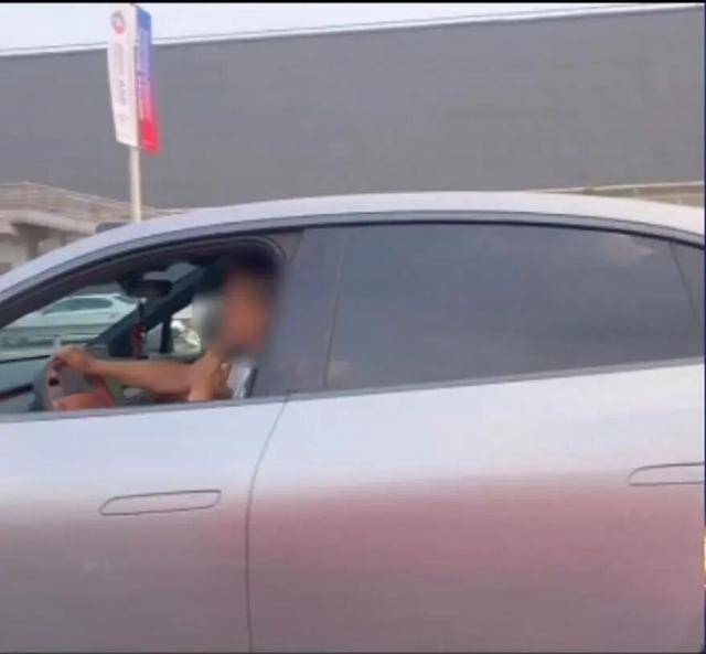 北京交警：群众通过“随手拍”举报的分心驾驶等违法行为<strong></p>
<p>亿晶光电股票</strong>，已查处