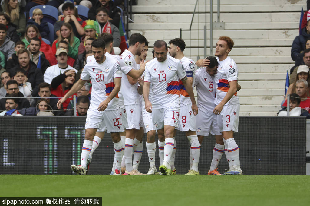 直通世界杯<strong></p>
<p>山西焦化股票</strong>！世预赛-C罗停赛B费戴帽 葡萄牙9-1亚美尼亚