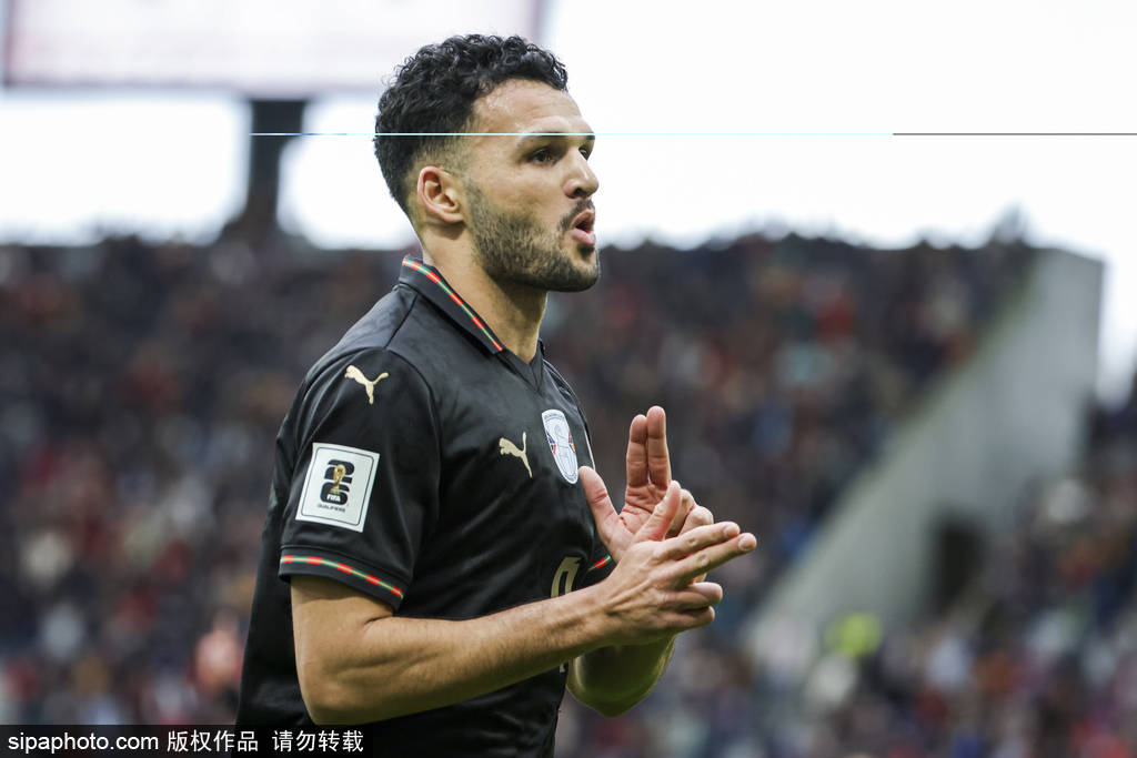 直通世界杯<strong></p>
<p>山西焦化股票</strong>！世预赛-C罗停赛B费戴帽 葡萄牙9-1亚美尼亚