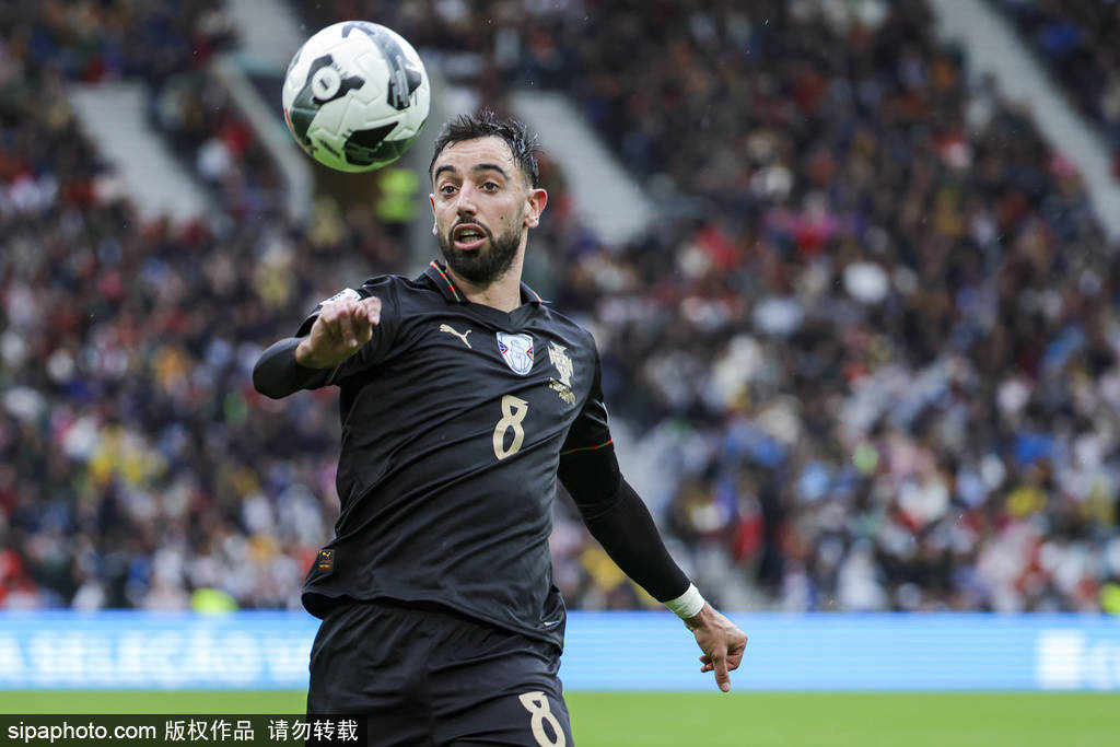 直通世界杯<strong></p>
<p>山西焦化股票</strong>！世预赛-C罗停赛B费戴帽 葡萄牙9-1亚美尼亚